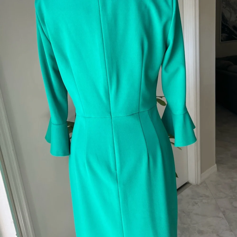 Donna Morgan Green Dress – Fitted Silhouette with Ruffled Cuffs - Picture 6 of 12
